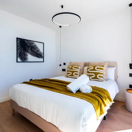 Vacation I La Moderne, Sparkling Heated Pool, Private Gym, Cine Room, Arcade Machines Marbella
