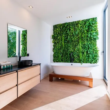 Vacation I La Moderne, Sparkling Heated Pool, Private Gym, Cine Room, Arcade Machines Villa