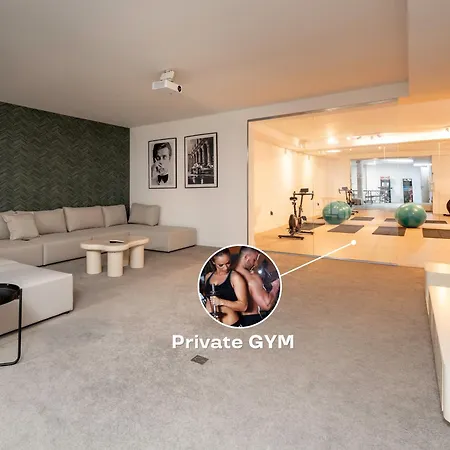 Vacation I La Moderne, Sparkling Heated Pool, Private Gym, Cine Room, Arcade Machines *